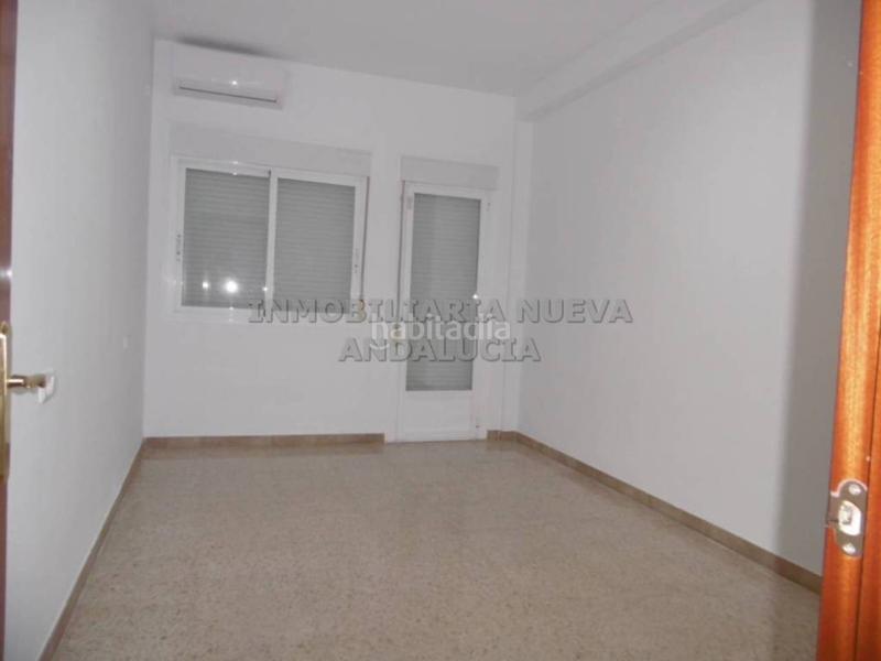 Foto ba0a3137-84dc-4d49-afc2-7cb1c903f69b. Location appartement dans Centro Almería