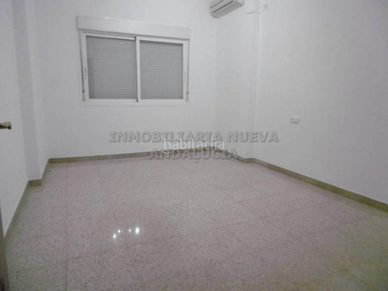 Foto ca5ed2e9-5400-4eb4-9622-4faa8a6a0206. Location appartement dans Centro Almería