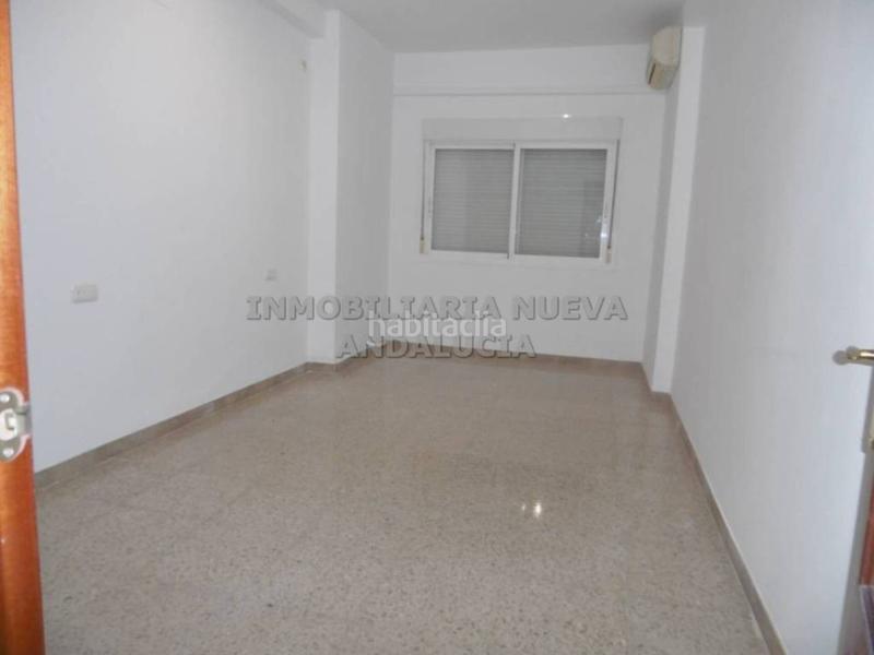Foto fe06e3e5-0690-4d46-ab33-c325a2f56d19. Location appartement dans Centro Almería