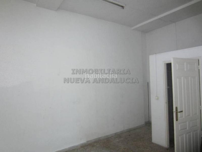 Foto 3eca900b-8115-4d80-8c42-b63ced5891d2. Lloguer local comercial a Nueva Andalucía Almería