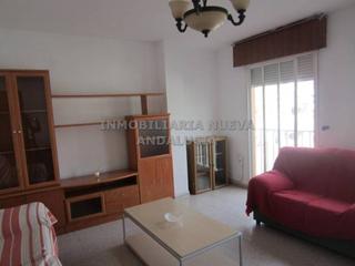 Miete Etagenwohnung in Nueva Andalucía. Piso en alquiler