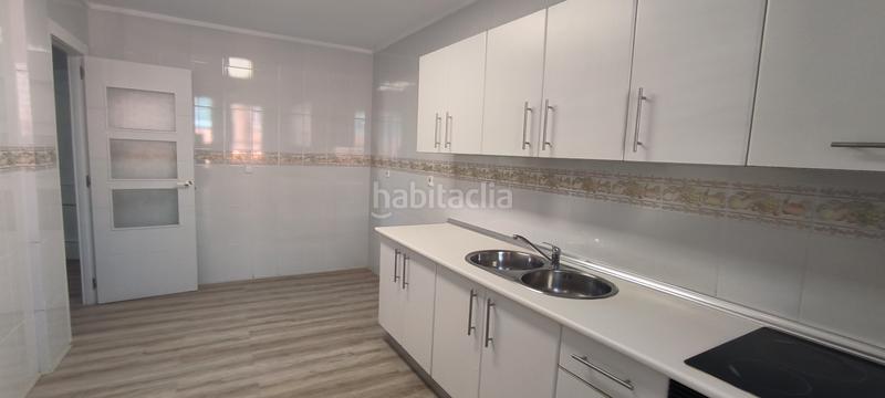 Foto 66fd1388-51c5-4200-b20d-da7b514a6267. Alquiler piso en Barrio Alto - San Félix Almería