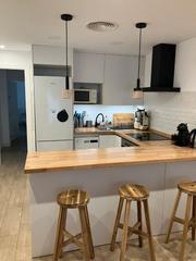 Rent Flat  Avenida de pablo iglesias. Piso de estilo moderno
