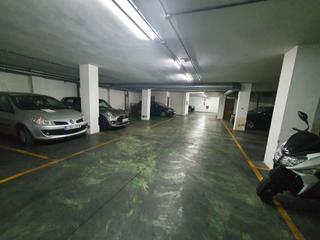 Aparcament cotxe a Avenida federico garcía lorca 105