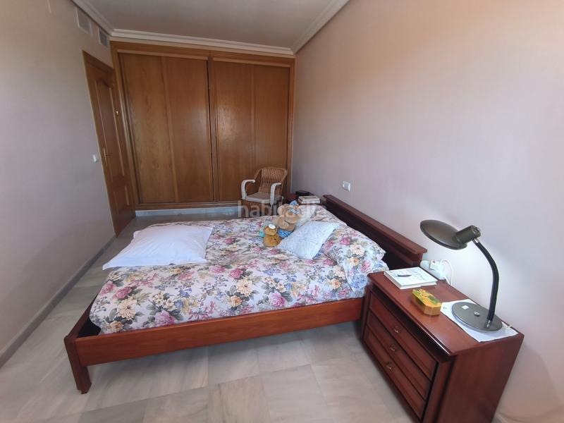 Foto b3ef2ad9-0a9e-48d8-b4bc-fa197f056a8c. Casa aparellada amb calefacció a San Luis Almería