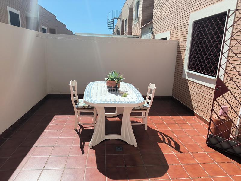 Foto ec78afb4-f018-44d2-86f9-c423963cae22. Casa pareada en San Luis Almería