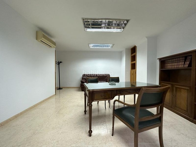 Foto 1586184a-7d5c-41a7-ac02-c37c8d760813. Miete büro in Centro Almería