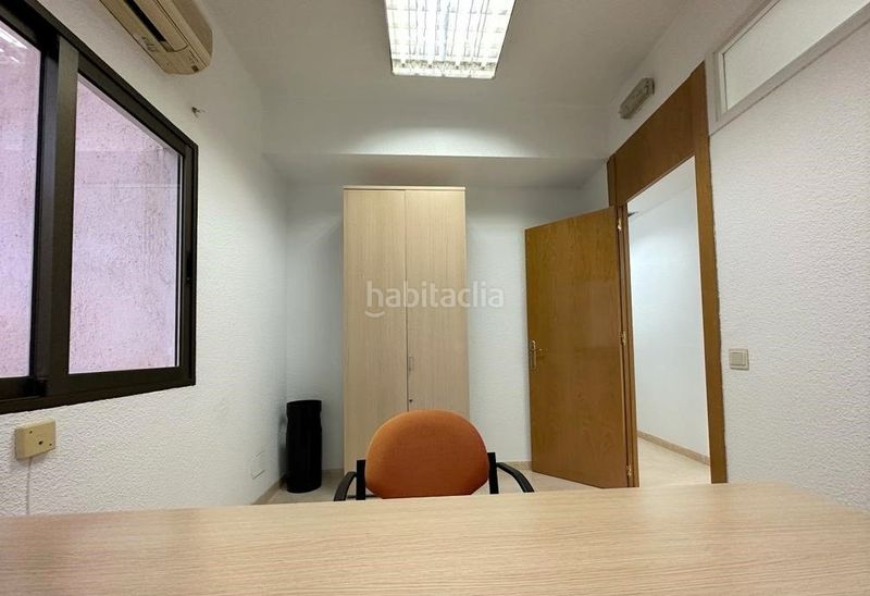 Foto 16742d00-6ac9-4db9-b50e-750f7f1ea157. Miete büro in Centro Almería