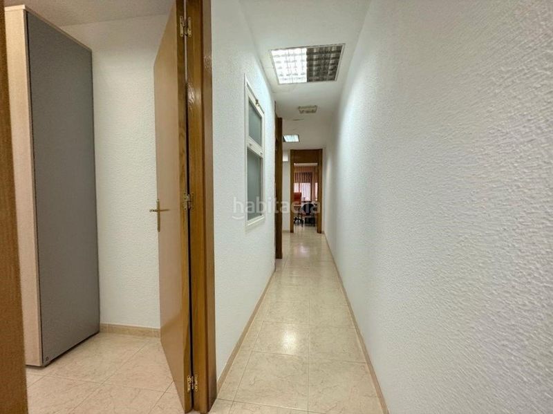 Foto 2bf2bb95-4c00-4d9f-b686-798180656557. Miete büro in Centro Almería