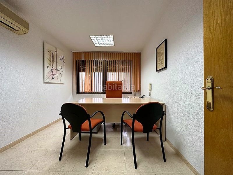 Foto 500128a0-fced-4246-9f57-0194977868f9. Miete büro in Centro Almería