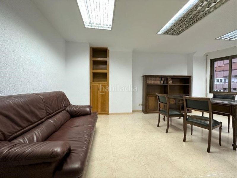 Foto 6d819508-5a15-4db1-8d90-670fff0bfd29. Miete büro in Centro Almería