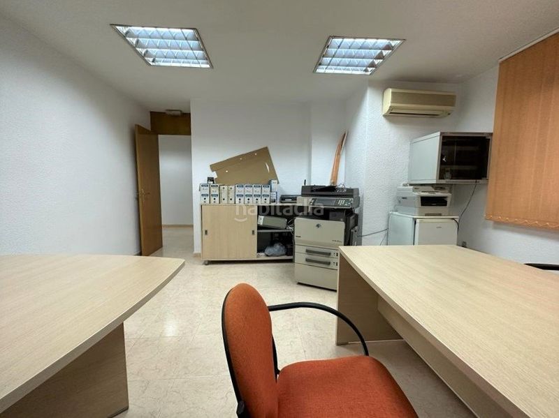 Foto 9afbdb08-7f0a-42bd-a8a2-f4007b5313ba. Miete büro in Centro Almería