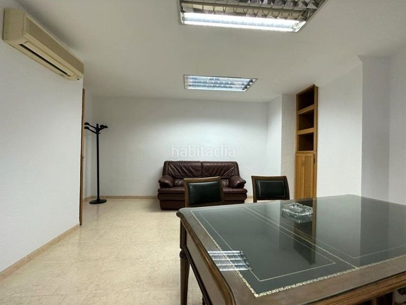 Foto b2f6b958-0259-4cf1-a20e-9e34b9d22075. Miete büro in Centro Almería