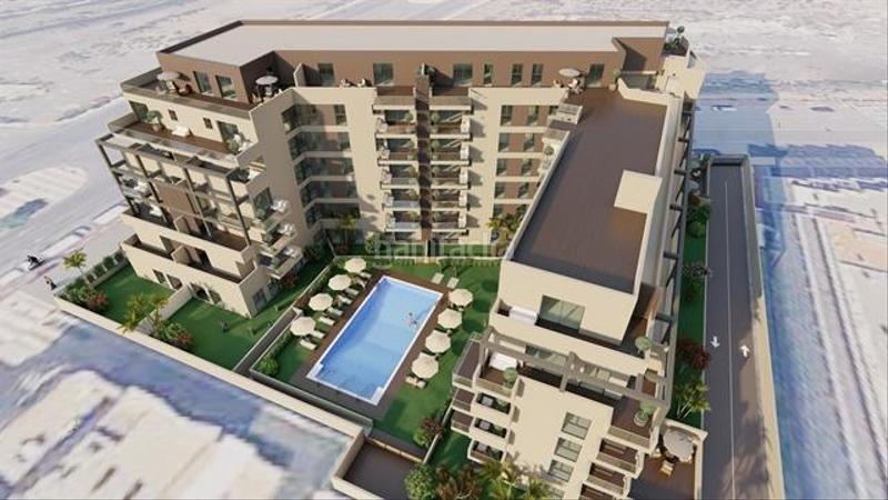 Foto a648cf83-e989-4b28-bf0c-d1401f1893b4. Pis amb piscina a Las Salinas Roquetas de Mar