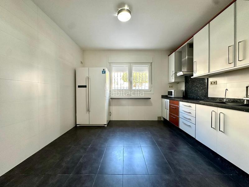 Foto 6041d828-8324-4182-964e-4ab32f266b3d. Zweistöckige wohnung mit heizung in El Puerto Roquetas de Mar