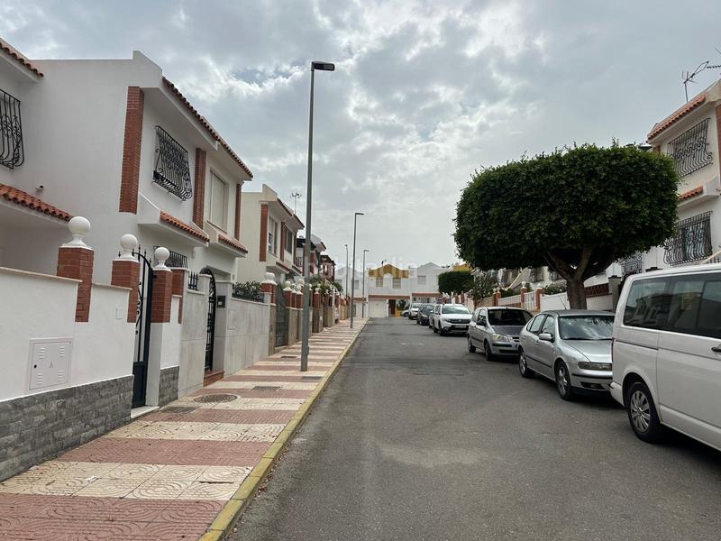 Foto 98cd70b8-24a5-442b-b217-194f989f84eb. Zweistöckige wohnung mit heizung in El Puerto Roquetas de Mar