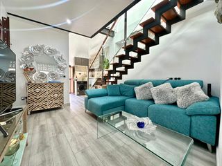 Appartement à Centro. Impresionante piso en el corazón de almería por solo 274,500!