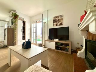 Haus in San Luis. Amplio dúplex reformado en los molinos, almería