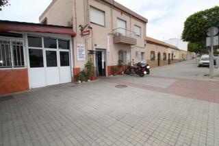 Local commercial à Ejido Sur. Café bar restaurante junto a almacenes y salida a la autovía en