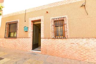Local commercial à Santa María del Águila. Cafeteriabar tradicional de tapas 100 m2 con apartamento 2 hab.