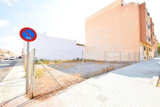 Terreny residencial a Plaza de la Luz. Solar en la calle principal de ejido norte !!!