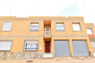 Maison jumelée à Santo Domingo. Dupléx en zona santo domingo zona residencial tranquila