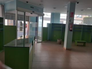 Location Local commercial à Ejido centro. Se alquila local con todo el acondicionado para tienda o oficina