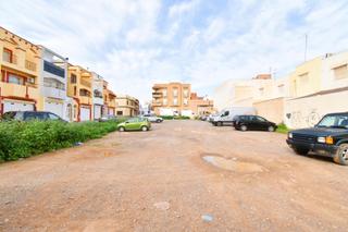 Terreny residencial a Pabellón - Estación - El Corte Inglés. Se vende o alquila solar en muy buena zona del ejido