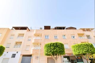Appartement à Plaza de la Luz. Tres habitaciones en el ejido norte