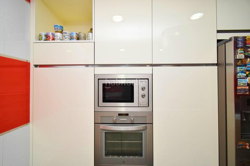 Foto 02f9346e-f2cc-4a7f-9d02-72108f1b0793. Piso descubre tu nuevo hogar amplitud, confort y una ubicación inmejorable en Ejido (El)