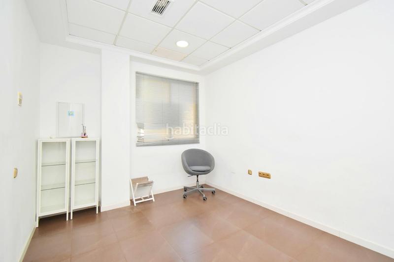 Foto 38f305f7-4211-47c5-b7b9-cd40ef0a1e6a. Alquiler local comercial tu nuego local de negocio está aquí! en Ejido (El)