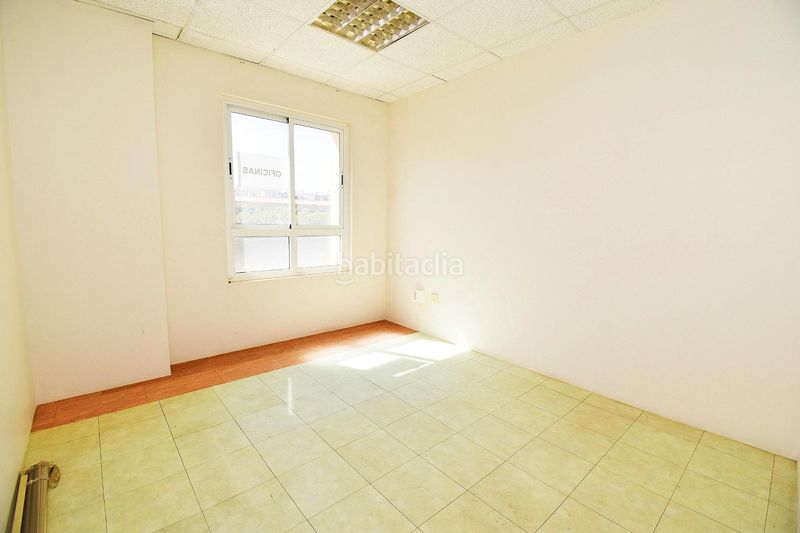 Foto a882a9de-6ae4-4b2b-9054-cbfae8556c14. Oficina amb aparcament a Ejido centro Ejido (El)