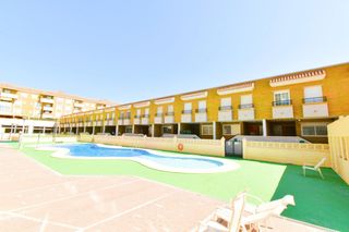 Location Attique à Las Salinas. Vivir en alquiler todo el año en roquetas de mar es posible