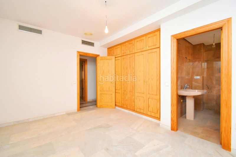 Foto 81723de5-4da3-4ad4-ac4a-832ae09005d6. Pis amb aparcament a Ejido centro Ejido (El)