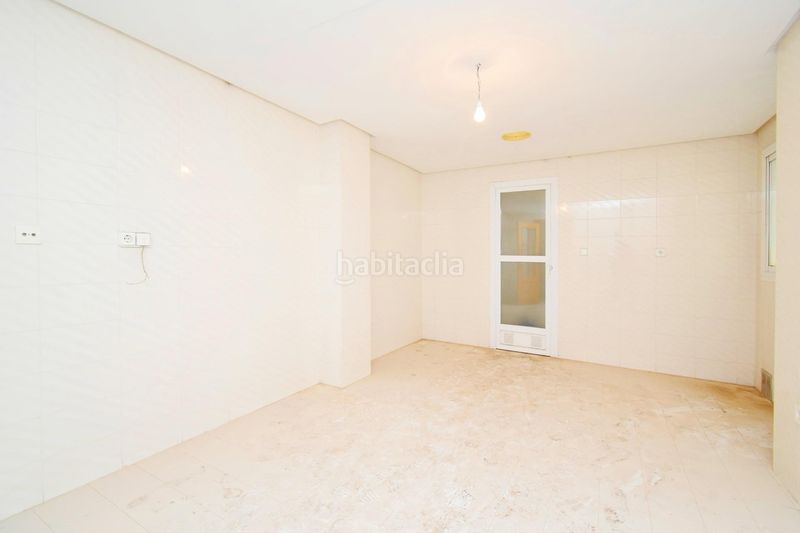 Foto 840271d3-3ba1-496c-a7f2-214a4ea797fd. Pis amb aparcament a Ejido centro Ejido (El)