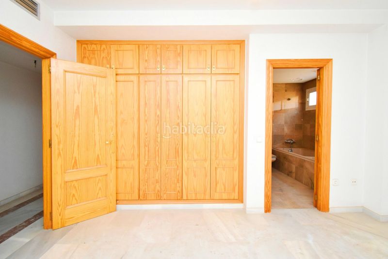 Foto e7c1a390-45a0-4b1e-861b-e24f4823fbda. Pis amb aparcament a Ejido centro Ejido (El)