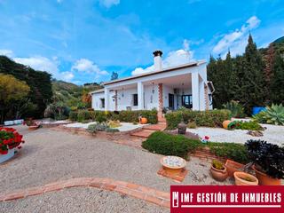 Chalet in Calle algarrobos 2d. ¡oportunidad única! venta de magnífica villa rural en benamargos