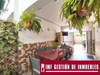 Maison jumelée à Calle castillo bajo 110. Imf gestión de inmuebles vende fantástico adosado en segunda lín