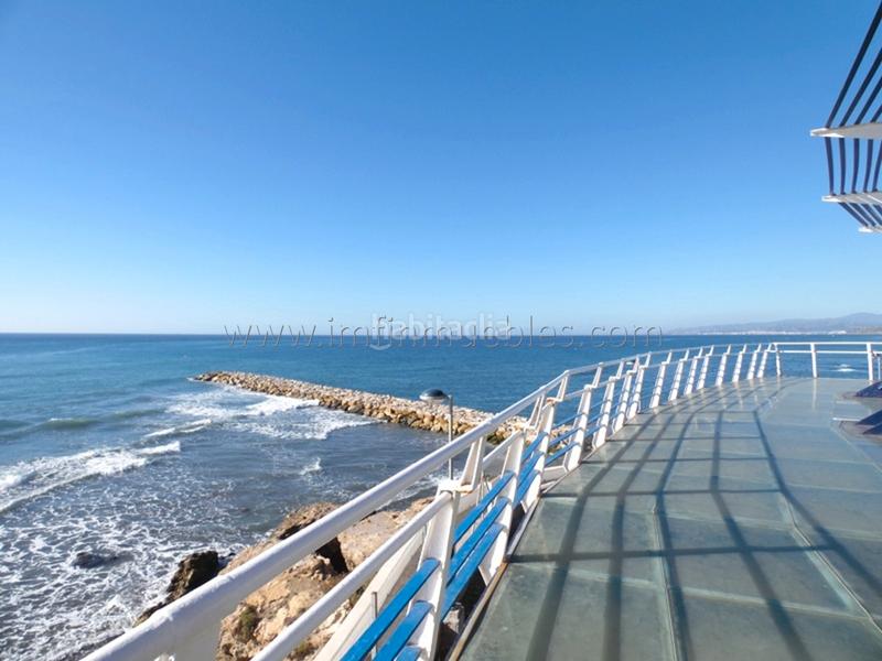 Foto 871be37c-2b8b-4ac6-b24c-1de7d463437d. Casa adosada en calle castillo bajo 110 imf gestión de inmuebles vende fantástico adosado en segunda línea de playa costa. en Torrox