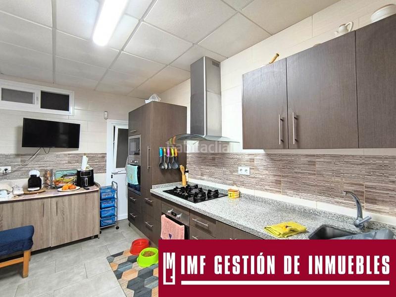 Foto edcbb32e-6187-41d9-a8e5-45d69aa3f7da. Casa adosada en calle castillo bajo 110 imf gestión de inmuebles vende fantástico adosado en segunda línea de playa costa. en Torrox