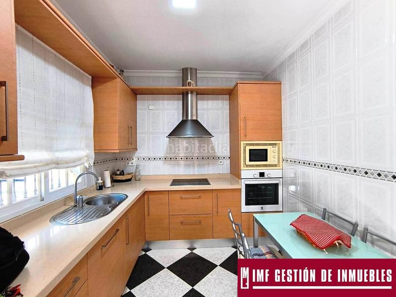 Foto 85124cd2-e088-496d-8859-40faff99b28d. Masia amb xemeneia aparcament a Norte - Barrio del Pilar - El Reñidero Vélez - Málaga