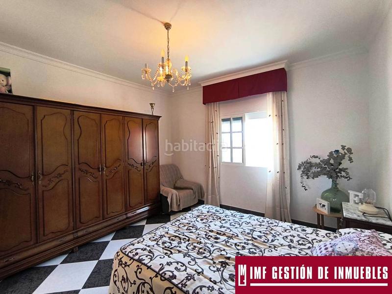 Foto 912f58af-f704-4c9b-abbc-9488214c29c4. Masia amb xemeneia aparcament a Norte - Barrio del Pilar - El Reñidero Vélez - Málaga