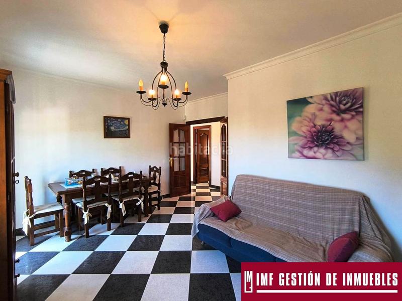 Foto a6871f45-7581-469e-838d-000fef52d42a. Masia amb xemeneia aparcament a Norte - Barrio del Pilar - El Reñidero Vélez - Málaga