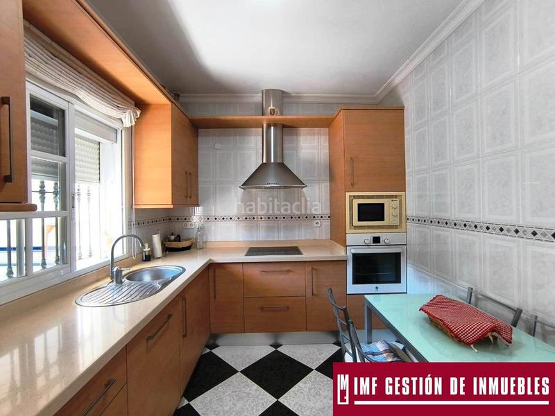 Foto aa005f78-4299-4445-b54c-b784e3d17c82. Masia amb xemeneia aparcament a Norte - Barrio del Pilar - El Reñidero Vélez - Málaga