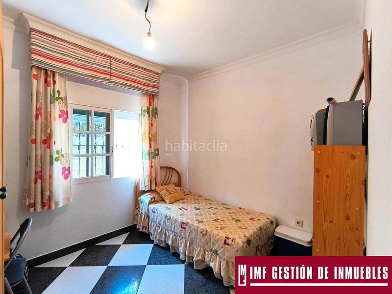 Foto be885cc8-de5d-4c7e-882b-227c6fed9a73. Masia amb xemeneia aparcament a Norte - Barrio del Pilar - El Reñidero Vélez - Málaga