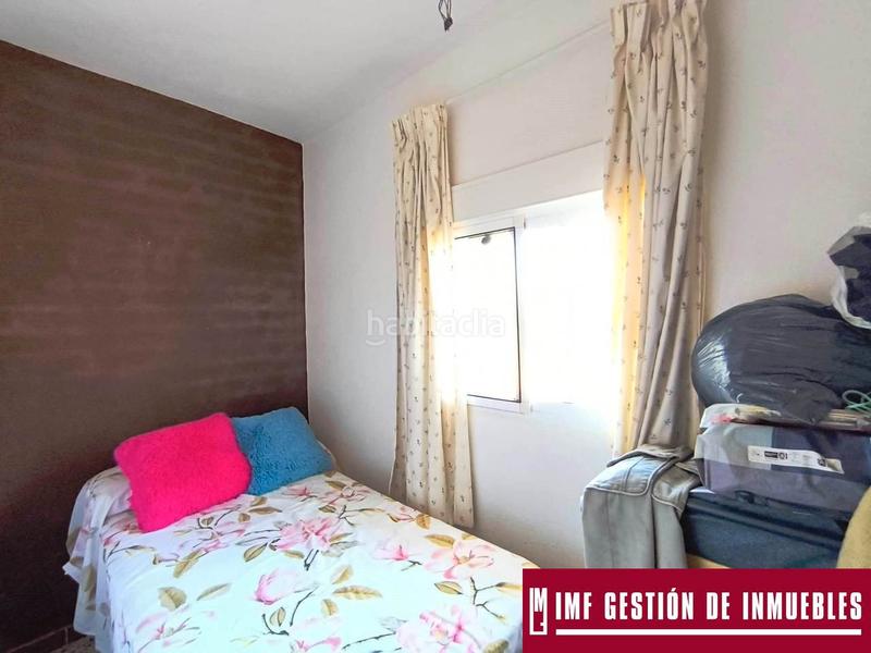 Foto f767f147-63b2-4c0b-b9eb-d0aced8b41bd. Masia amb xemeneia aparcament a Norte - Barrio del Pilar - El Reñidero Vélez - Málaga