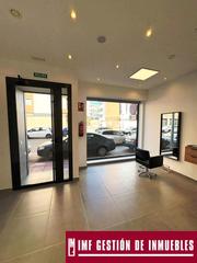 Affitto Locale commerciale in Calle acuario 5. Magnífico local totalmente reformado en la zona de la azucarera.