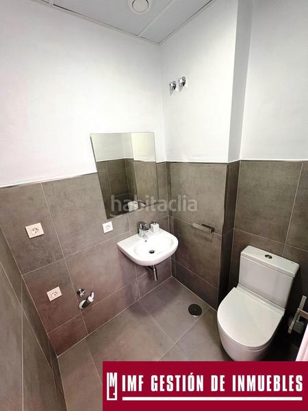 Foto edf587d3-a319-403f-8099-c3dc74690f15. Alquiler local comercial en calle acuario 5 magnífico local totalmente reformado en la zona de la azucarera. en Torre del Mar