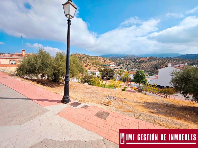 Foto 5c123f90-a226-470f-8479-d3e0e69c47f9. Terreny residencial a calle del parque 2 a Viñuela