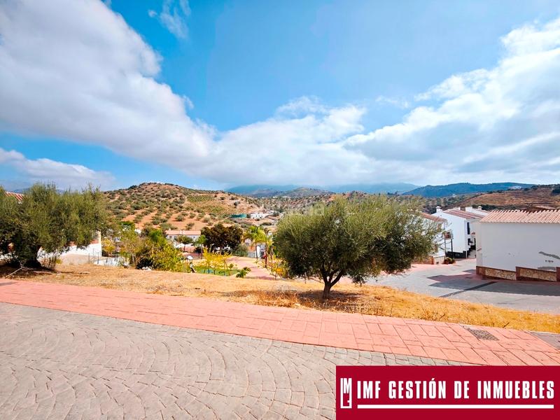 Foto e425b008-422d-4663-8f5f-4a8d9e6f7e0b. Terreny residencial a calle del parque 2 a Viñuela